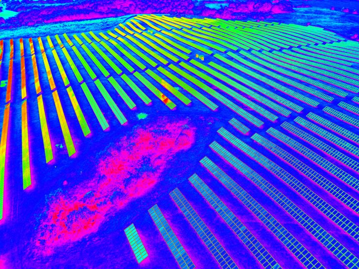 inspekcje termowizyjne dronem